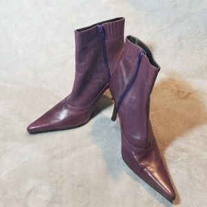 G style size 6 1/2 purple leather ankle boots